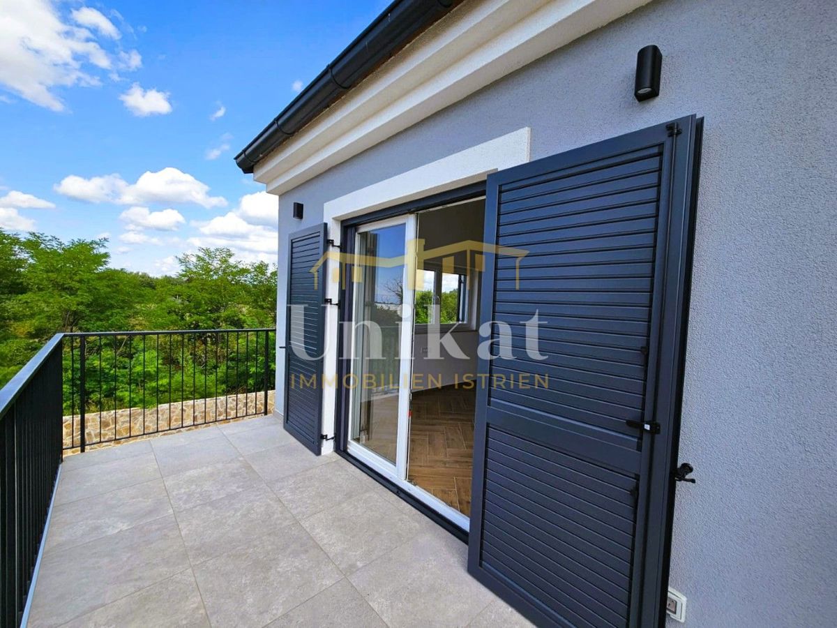 Nuova costruzione: casa con 3 camere da letto e piscina - vista mare